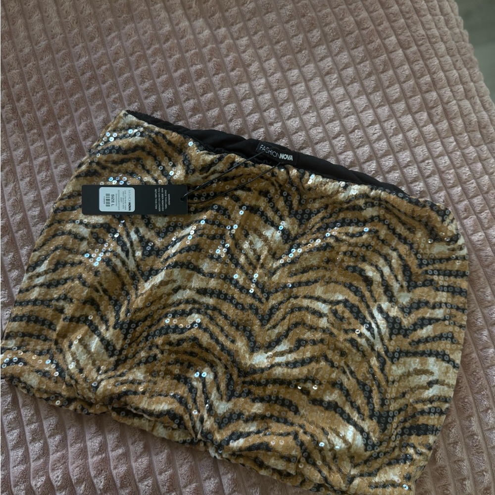 Fashion Nova Black and Tan Sequin Skirt